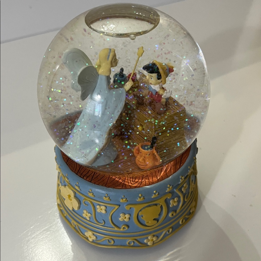 Pinocchio & The Blue Fairy Toyland Musical Snow Globe, Year 2000 Enesco Disney